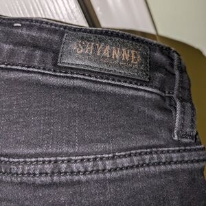 Shyanne destroyed super flare jeans 34